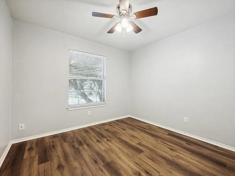 12241 Shropshire Blvd — Photo 11