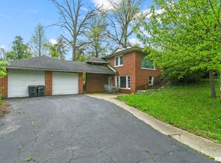 2310 E Lake Shore Dr, Springfield, IL 62712