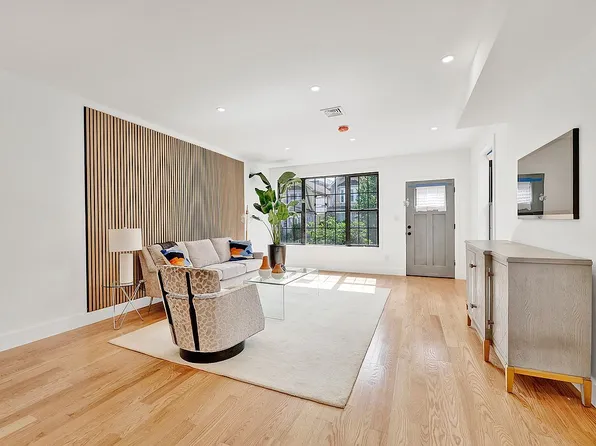 141 E 28th St #A, Brooklyn, NY 11226