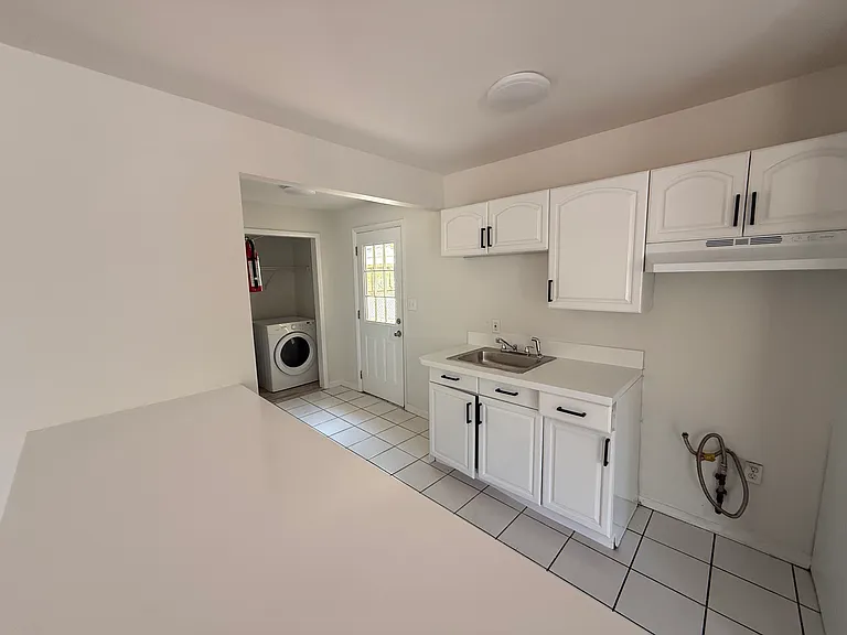 19 Ronald Rd — Photo 5