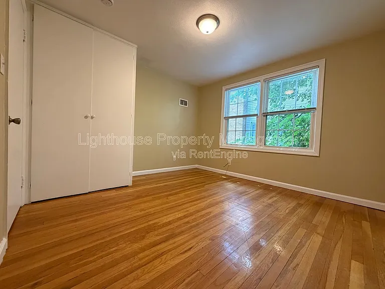 1447 Giddings Ave SE #2 — Photo 8