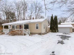 2161 E Euna, Wixom, MI 48393