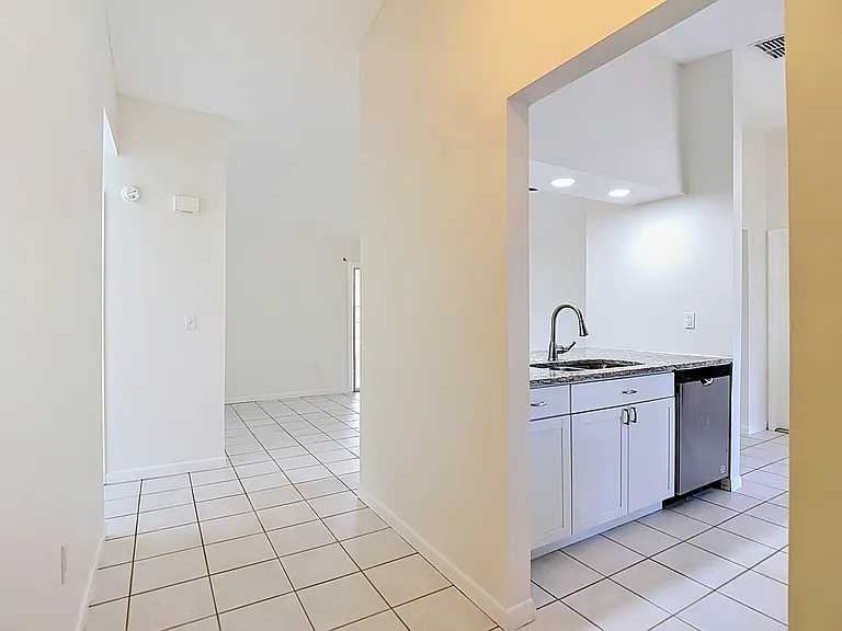 3255 Amherst Ave — Photo 9