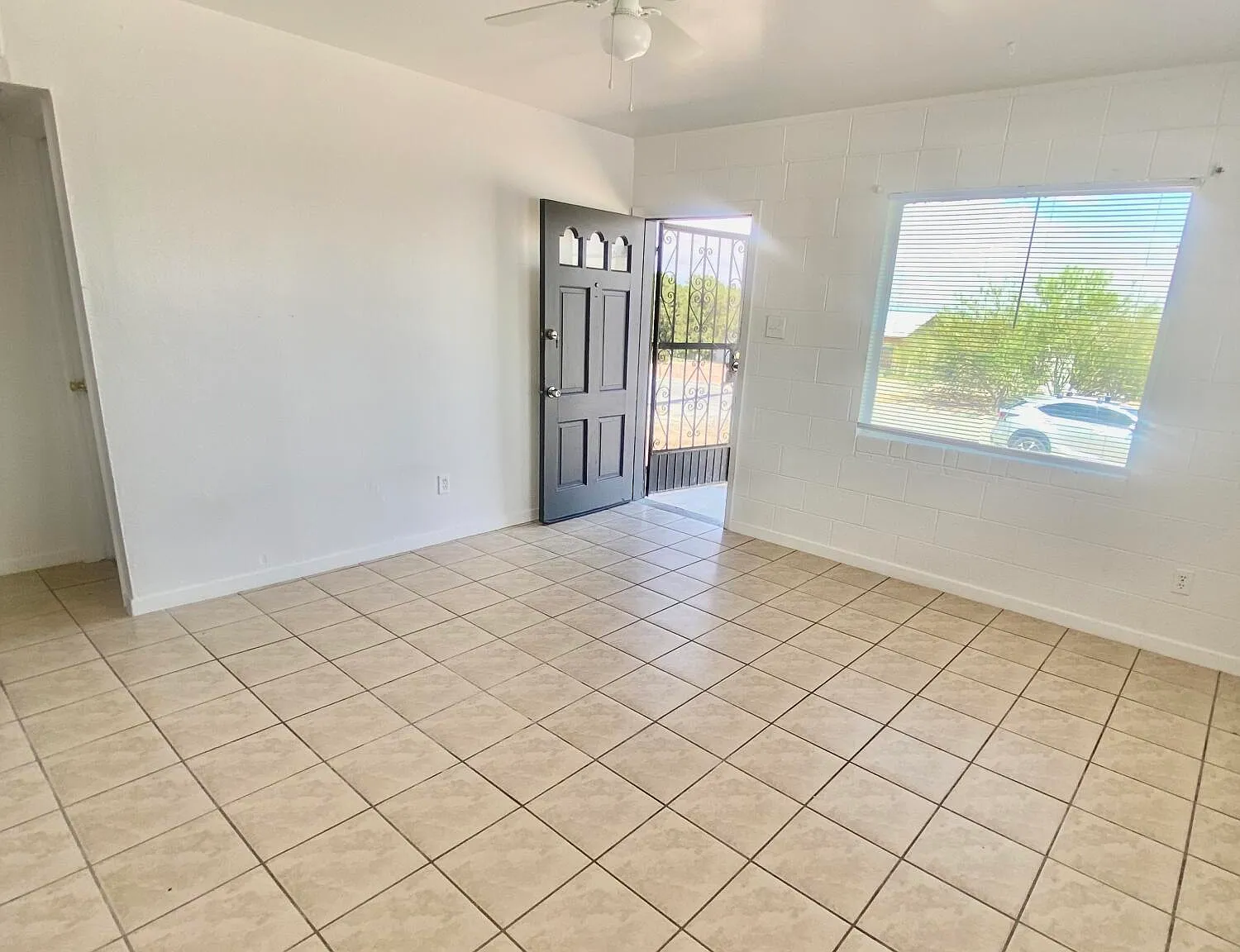 2 bed, 1.0 bath, 760 sqft, $1,100 — Photo 2