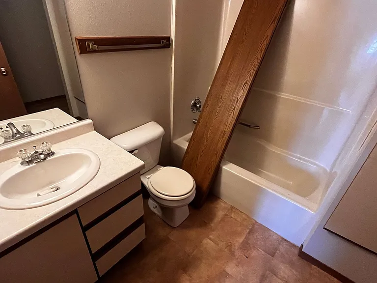 2311 Meadow Ln — Photo 5