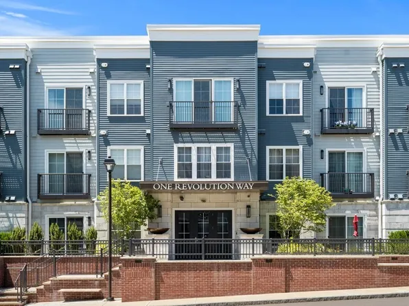 1 Revolution Way Unit 201, Canton, MA 02021
