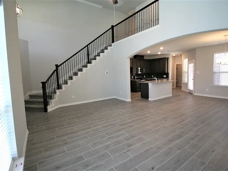 1512 Joy Dr — Photo 2