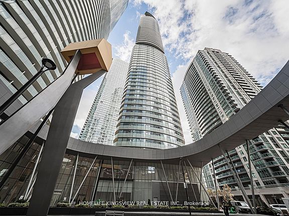 3rd image of 12 York St #1001