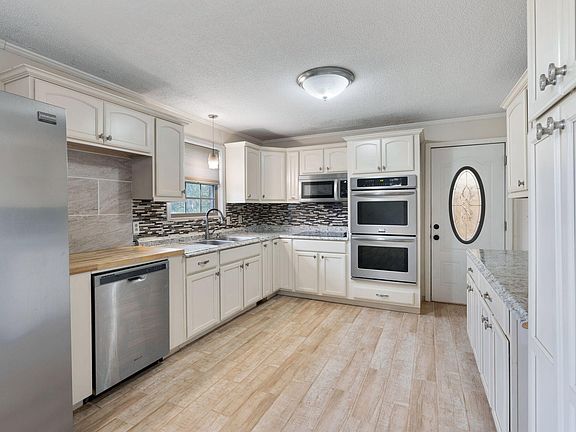 5th image of 3015 Ginger Circle Dr SE