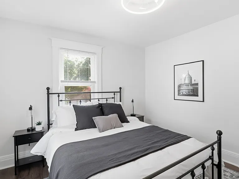 461 Benton St — Photo 16