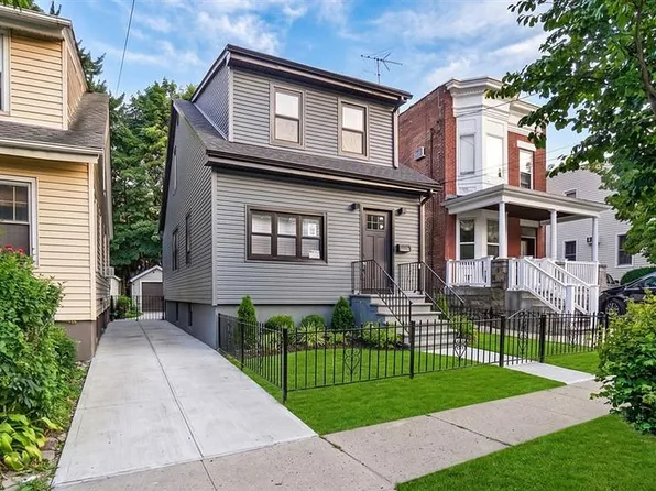 128 E 238th St #1, Bronx, NY 10470