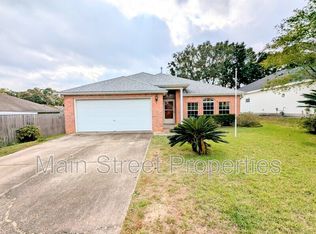 10097 Hillview Dr, Pensacola, FL 32514