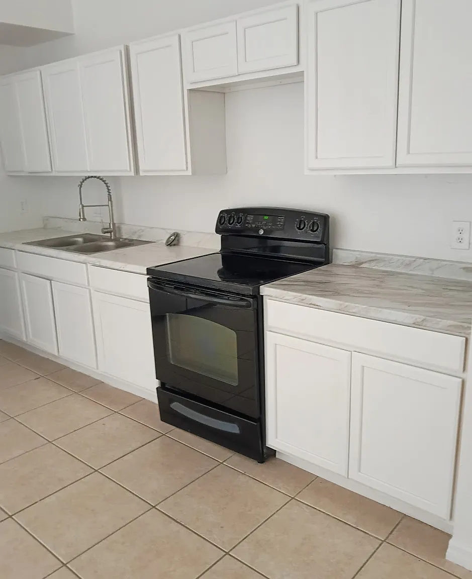 3 bed, 1208 sqft, $1,500 — Photo 3