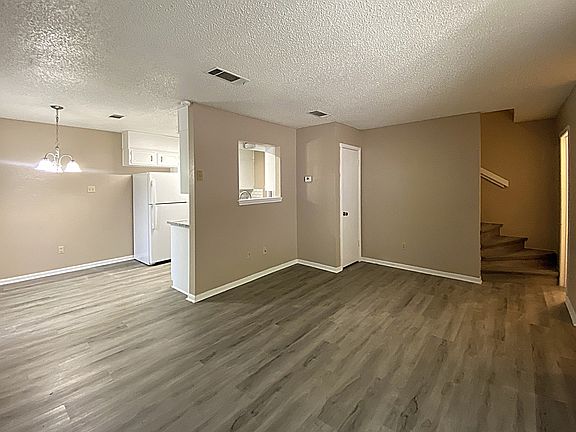 4th image of 3901 Hereford Ln APT C