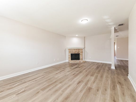 4th image of 527 Indian Paintbrush Dr