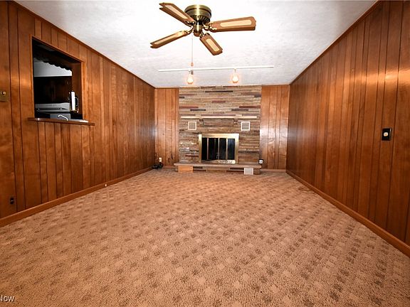 5th image of 610 Clifton Dr NE