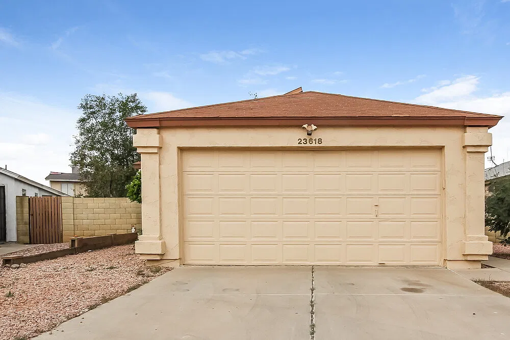 3 bed, 2.0 bath, 1248 sqft, $2,125 — Photo 1
