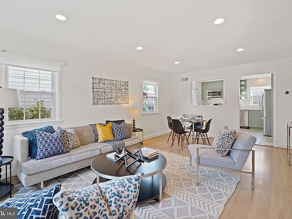 4th image of 109 E Raymond Ave #A