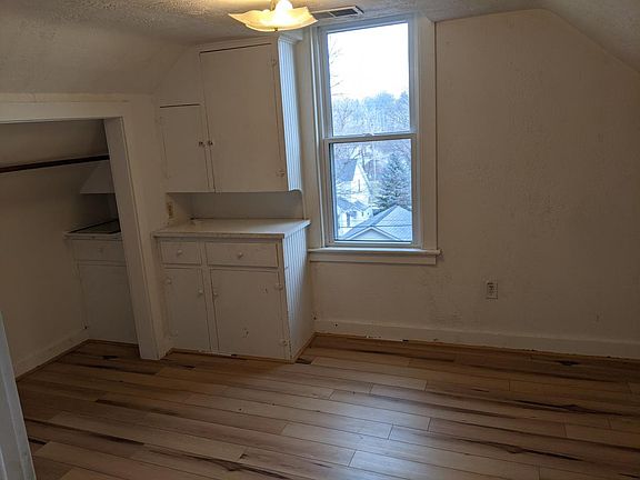 2nd image of 736 Coit Ave NE #B