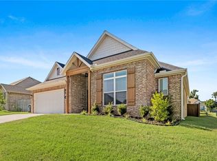 4027 E Utica Ln, Fayetteville, AR 72701