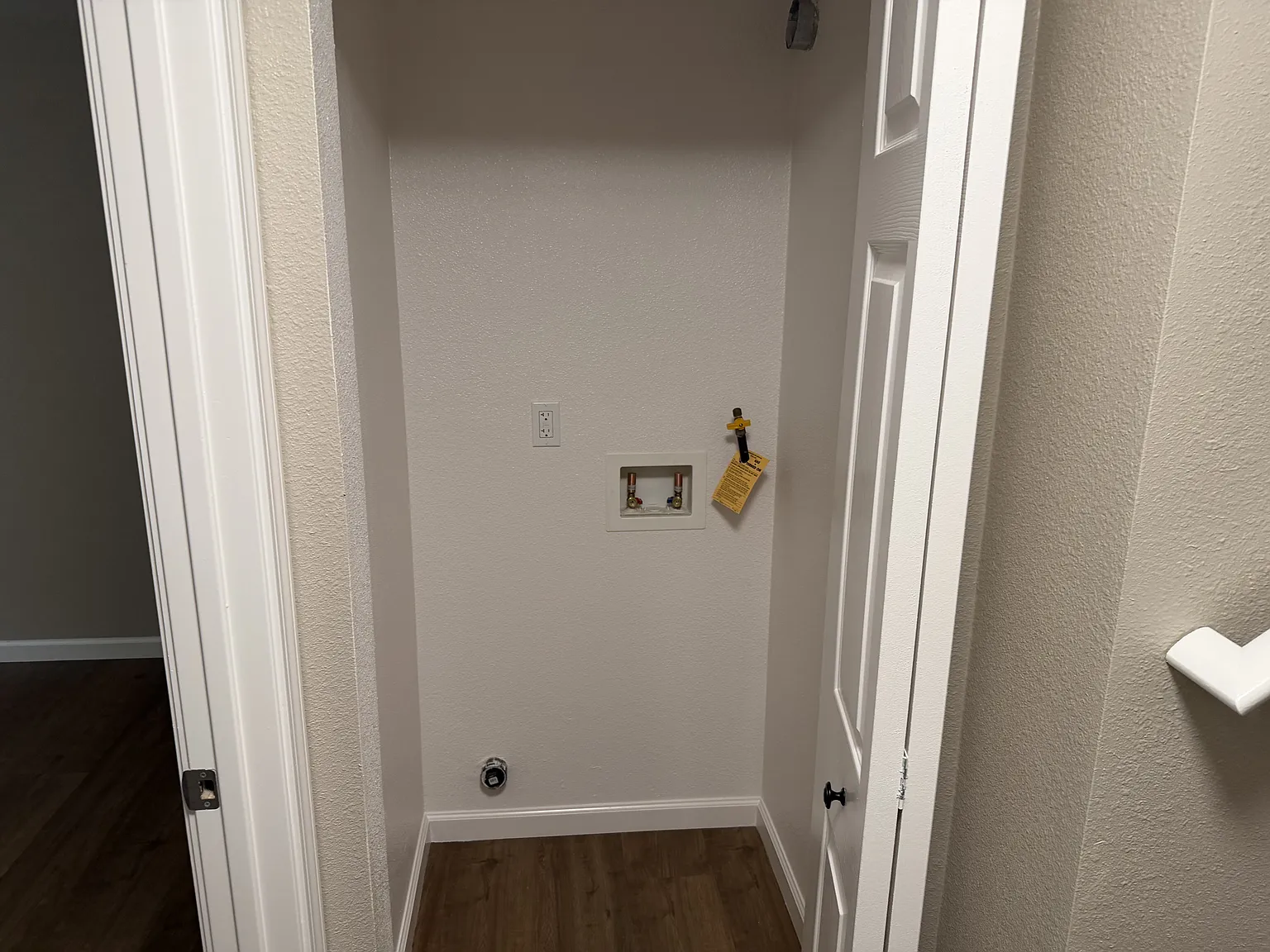 2 bed, 800 sqft, $2,500 — Photo 4