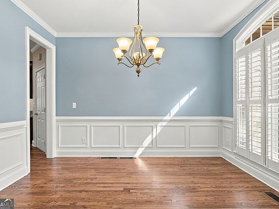 5th image of 211 Montana Way