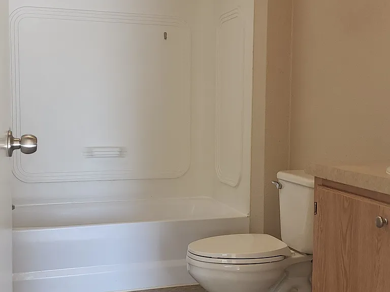 12262 Kaufman Rd NE — Photo 13
