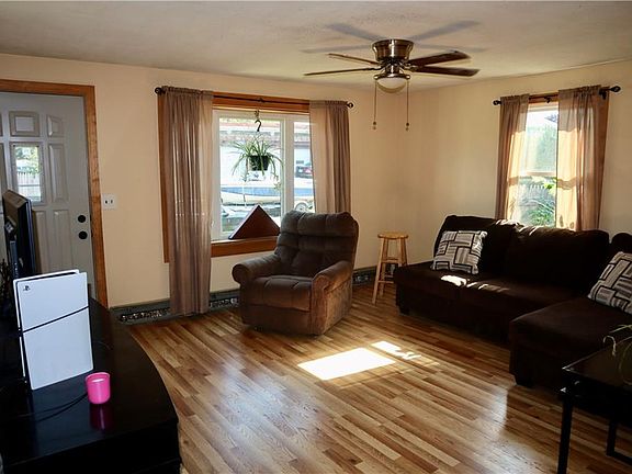 3rd image of 47 Rock Ave