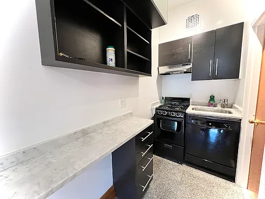 Rented by Oxford Property Group | media 6
