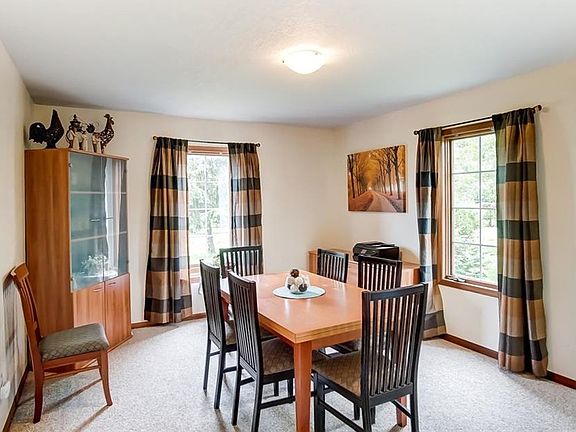 4th image of 1409 Finch Dr