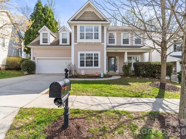7030 Carrington Pointe Dr, Huntersville, NC 28078