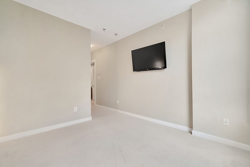 Burnaby Apartment for rent - 2 Bedrooms — photo 19