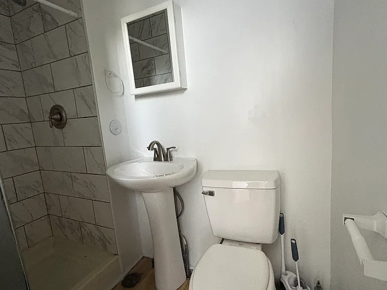 104 E Main St #7 — Photo 7