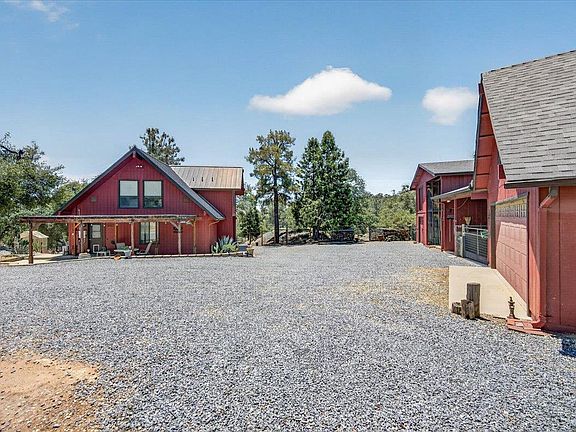 5th image of 45894 Farmstead Rd