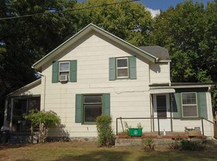 128 Pearl St, Chesaning, MI 48616