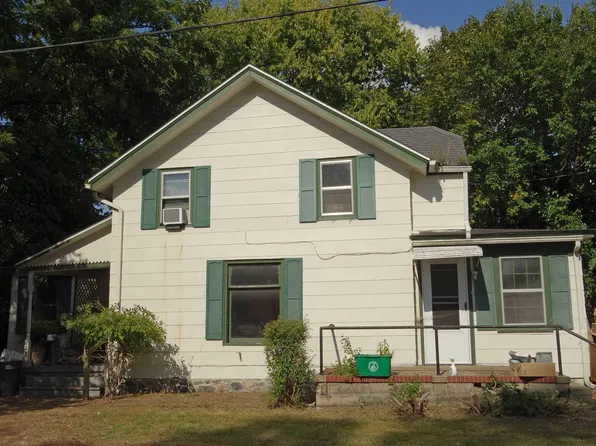 128 Pearl St, Chesaning, MI 48616