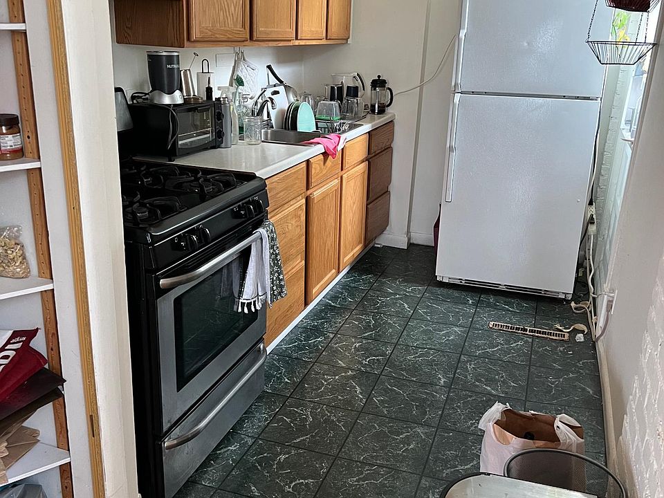 1st image of 214 8th St APT 1