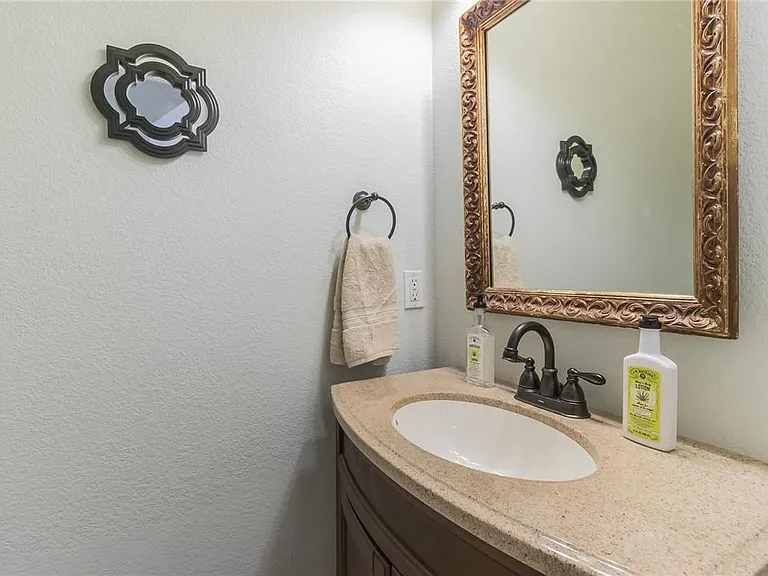 9201 Brodie Ln #902 — Photo 17