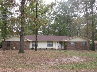 725 Pin Oak Dr, El Dorado, AR 71730