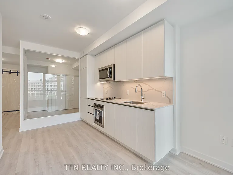 15 Richardson St #612 — Photo 4