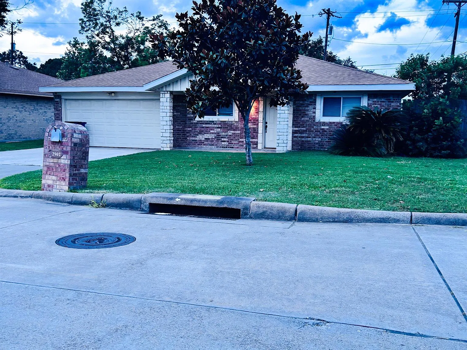 4 bed, 2.0 bath, 1540 sqft, $2,000 — Photo 4