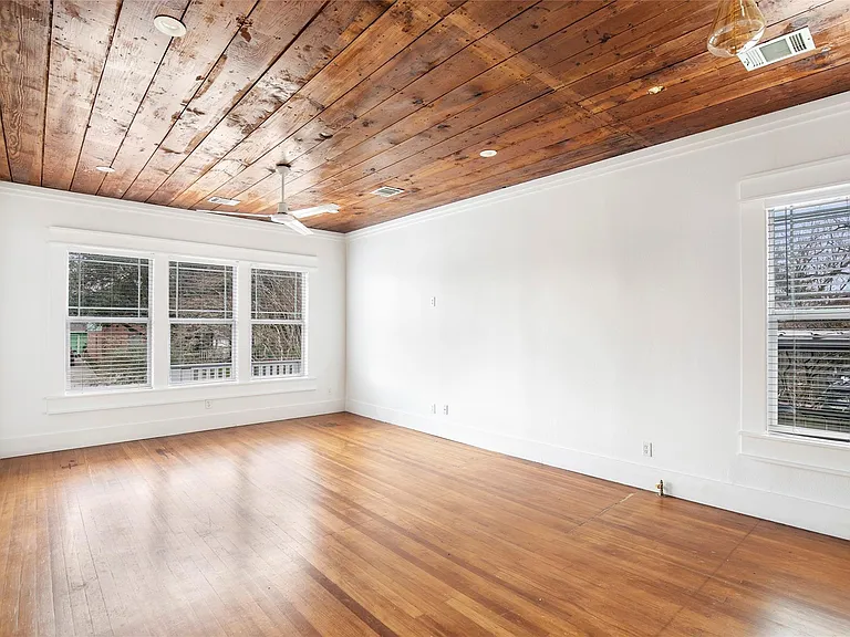 4731 Woodside St — Photo 18