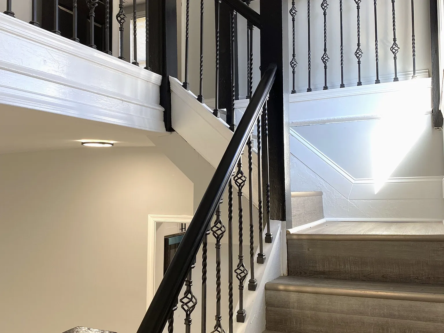 4310 Ridgewood Avenue - B Ava... — Photo 2