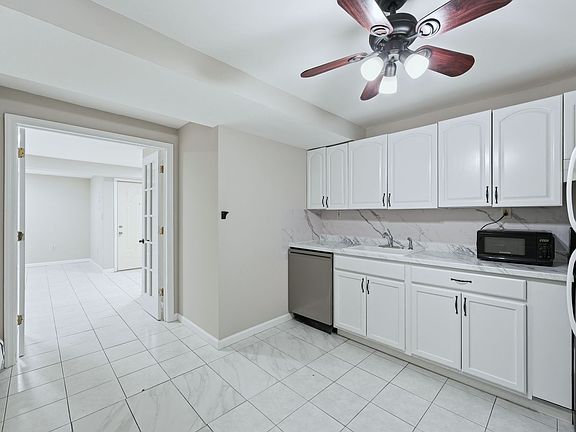 5th image of 5 Oak St #8