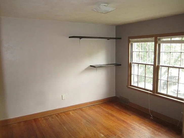 2405 Knapp St — Photo 8