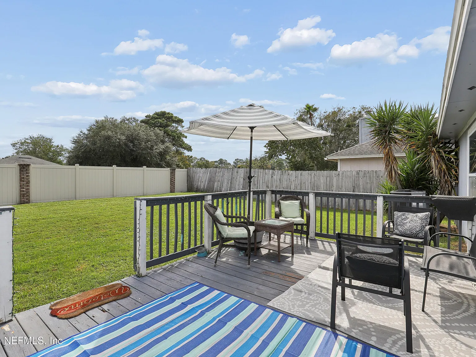 3 bed, 2.0 bath, 1317 sqft, $2,200 — Photo 2