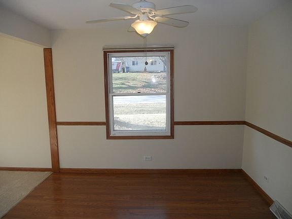 3rd image of 29W078 Barnes Ave
