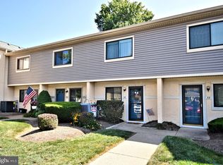 40 Ash Stoker Ln, Horsham, PA 19044