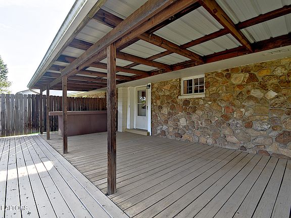 4th image of 2718 Mayfield Dr