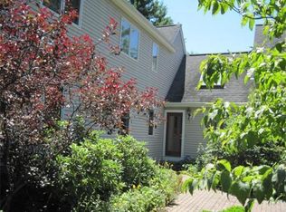 125 Brookway Dr, Northbridge, MA 01534